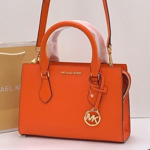 MICHAEL KORS
Sheila Small Faux Saffiano Leather Satchel
Poppy 
NWT